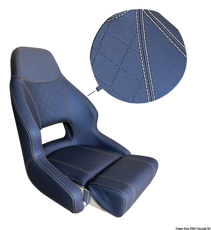 Anima in plastica stampata a rotazionale; imbottitura di schiuma espansa ad alta densità; foro su parte lombare.Rivestimento in morbido vinile impreziosito da una trama centrale a punti diamantati con doppie cuciture di colore beige.