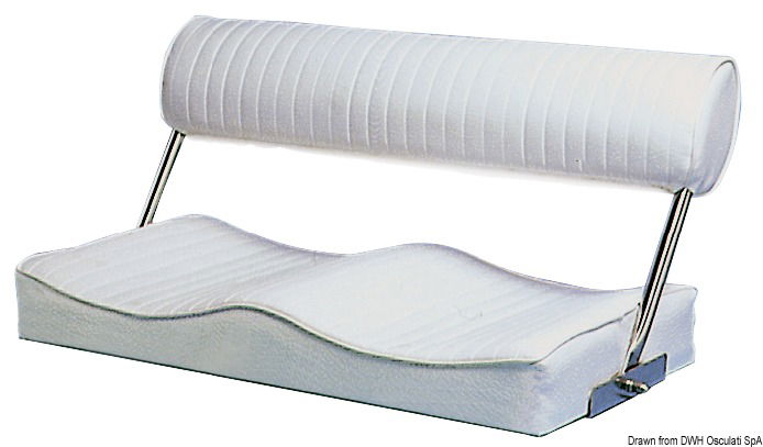 Rivestito in Skay bianco sovrapponibile a cassapanche, ghiacciaie e gavoni. Schienale ribaltabile che permette di usarlo sia fronte marcia che rivolti all’indietro.