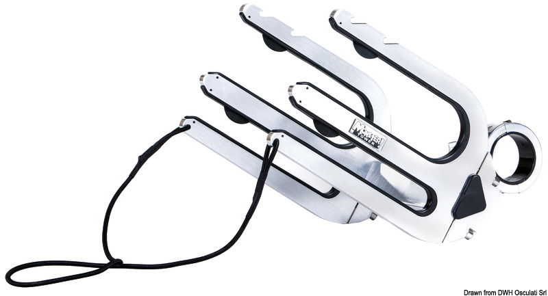 Equipaggiate con un sistema di aggancio e sgancio rapido che non richiede attrezzi. Possono adattarsi a qualsiasi tipo di tower (con tubi di diametro diverso da 64 mm ordinare il kit di collari 48.415.90).Bracci in alluminio e staffe in acciaio inox 303. Protezioni in gomma per proteggere le tavole e la barca. Elastici UV resistenti per fissare le tavole.