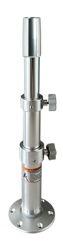 Senza base superiore, si incastra direttamente dell'alloggiamento dei tavoli 48.417.50/51/52.Fabbricate in alluminio anodizzato. La colonna si avvita sulla base con ingegnoso sistema "Thread lock" estremamente stabile. La base si fissa al pagliolo senza incasso, con una sporgenza di soli 20 mm.