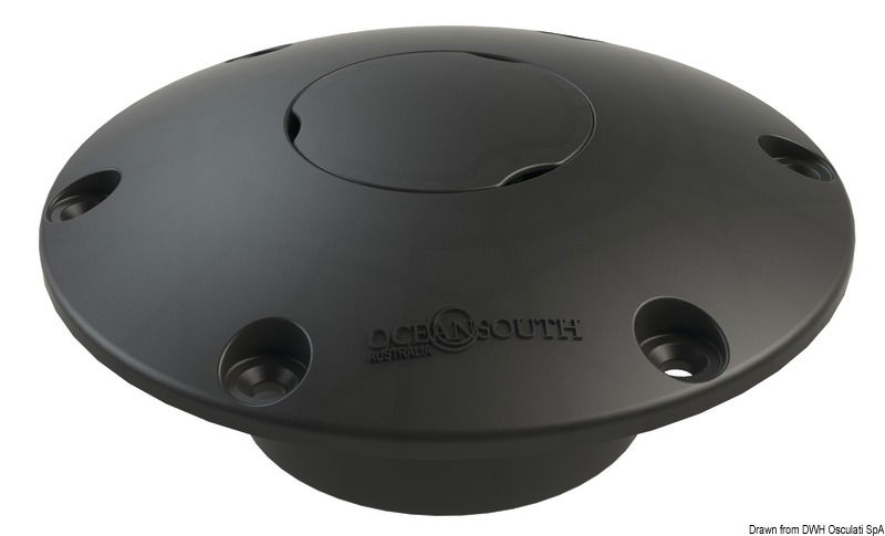 Regolabile in altezza tramite molla a gas. Dotato di sistema di ammortizzatore interno (Shock Absorber) per assorbire l'impatto della barca con le onde.Estraibile dalla base Ø 228 mm. Tubi alluminio anodizzato. Testa in nylon/fibra di vetro con foratura universale.