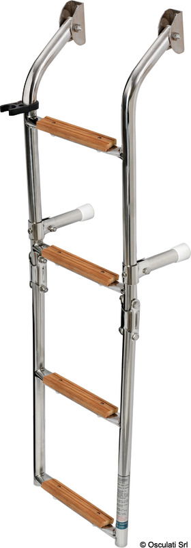 In acciaio inox lucidata a specchio con gradini in Iroko. Molto elegante e comoda, pieghevole a metà, con speciale snodo ricavato da barra inox.