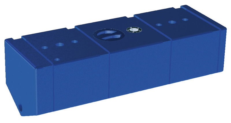 Completi di ingressi femmina sulle due testate da 3/4” e 1 1/2” per carico, scarico e sfiato . Stampati in polietilene ad alto spessore per garanzia contro il passaggio dei cattivi odori. Fabbricati secondo ISO 8099.