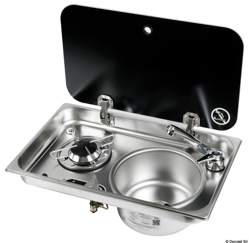 Piani cottura in acciaio inox con coperchio in vetro temperato fumé, completo di rubinetto miscelatore acqua calda e fredda.