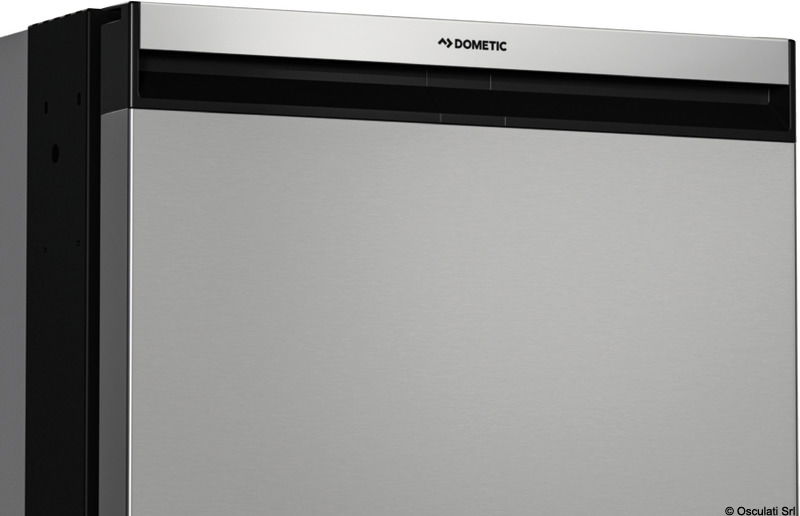 Design innovativo e alta efficienza energetica, con soluzione di raffreddamento 3-in-1: solo frigo, solo freezer o entrambi.La cella freezer può essere estratta con facilità per fare spazio a un frigorifero più grande. - Pannello di comando touch interno con barra a LED;- Installazione porta reversibile;- Maniglia larga completamente integrata per un facile accesso;- Chiusura intelligente per creare uno spazio e consentire l'aerazione;- Compressore leggero, compatto e a risparmio energetico con 3 modalità (Eco/Boost/Silent);- Compressore remotizzabile per la versione da 35 litri per ridurre al minimo la profondità;- Le cornici sono regolabili per installazione standard o ad incasso (vendute separatamente 50.907.XX / 50.908.XX).