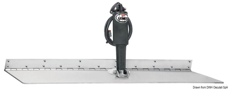 Adatti per scafi veloci e scafi pesanti.Alettoni spessore 4,6 mm. Completi di anodi sacrificali.Il kit è composto da:- 2/4 cilindri azionatori 51.260.03 a 12V (codice LENCO 15056-01), o 51.260.04 a 24V (codice LENCO 15063-001);- 2 alettoni in acciaio inox.Il pannello di controllo e le prolunghe per il collegamento dall'attuatore alla centralina vanno acquistate a parte.