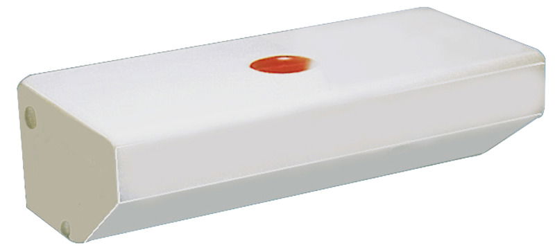 Realizzati in polietilene alimentare lineare.Sono svasati sul lato per poter aderire perfettamente alla fiancata.Sono insapori e inodori.Forniti completi di coperchio d’ispezione per la pulizia e di fori ciechi filettati per scarico e sfiato da 1/2" e da 1"1/4 per carico.(Per portagomma vedi vari modelli al gruppo 17 e 52).