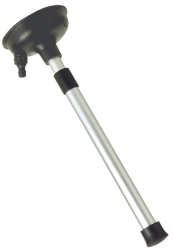 Si appoggia la ventosa in gomma sopra la presa a mare, facendo leva a terra tramite il tubo telescopico in alluminio. Il tubo dell’acqua si innesta a scatto nel raccordo universale tipo giardinaggio.