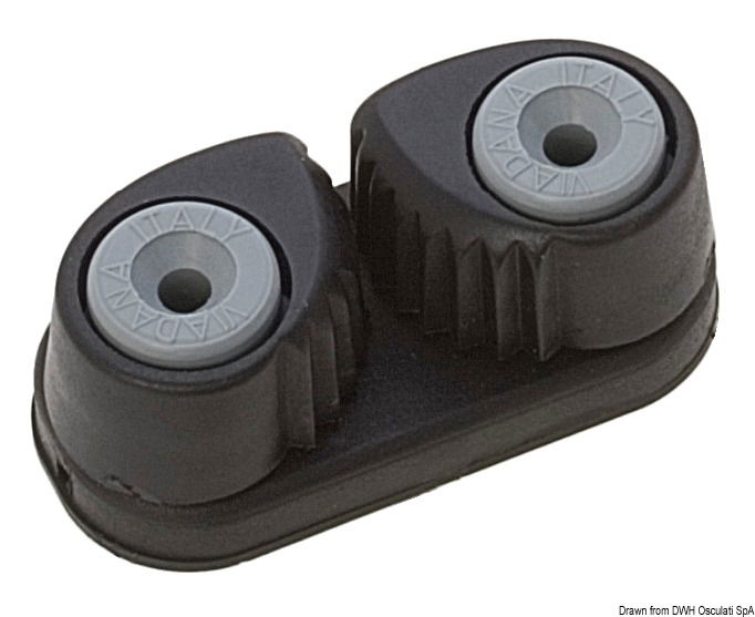 In fibra di carbonio su sfere, é robustissimo e leggero.