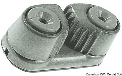 In alluminio anodizzato con ganasce montate su sfere in delrin. Base 64 x 30 mm, per cime da 5/12 mm.