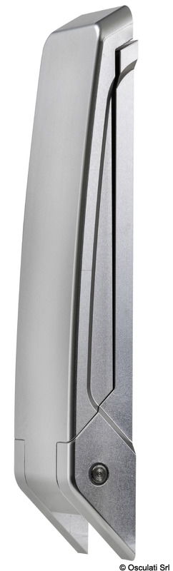 Ampio gradino pieghevole con grip antiscivolo realizzato in alluminio macchinato CNC.Finitura anodizzata argento brillante.Sistema di chiusura e bloccaggio magnetico.Guarnizione EPDM per ammortizzare la chiusura.Il gradino può essere fissato all’albero o a qualsiasi superficie piana tramite 2 viti M6 (non fornite)