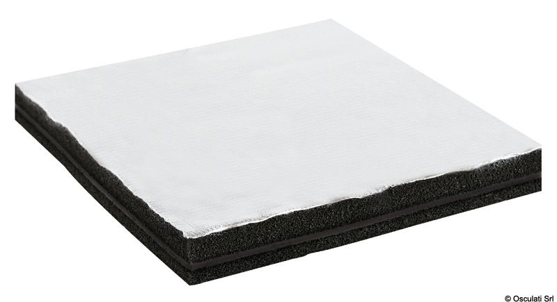 1) Tessuto fibra di vetro bianca;2) Poliuretano 30 kg/m3, spessore 15 mm;3) Massa EPDM, spessore 2 mm ( 4 kg/m2);4) Poliuretano 30 kg/m3, spessore 10 mm;5) Adesivo.Testati secondo la ISO 4589-3 determinando l'indice di ossigeno con prova a temperatura elevata.Certificati da R.I.Na. per l'isolamento acustico di locali apparato motori di unità da diporto fino a 24 m.