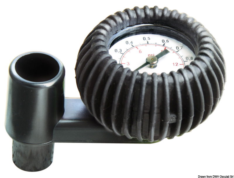 Può essere inserito tra il gonfiatore e la valvola, per una lettura progressiva, oppure direttamente nella valvola per una lettura istantanea.