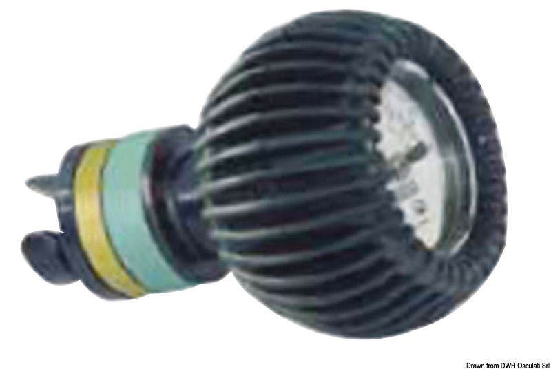 Si inserisce direttamente nella valvola del gommone tramite adattatore universale.