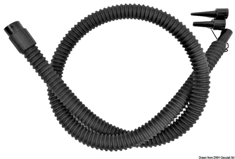 Si compone di un’unità pompante da collocare in un comparto/vano protetto e da un pannello di controllo che può essere posizionato in un altro punto a scelta della vostra imbarcazione (garage tender, plancetta di poppa, deck imbarcazione).Tubo e cavi di collegamento tra pompa e pannello sono inclusi e di lunghezza di 5 m.Dal pannello di controllo, su cui è presente la bocca di gonfiaggio, sarà possibile selezionare la funzione desiderata (gonfia / sgonfia) e la pressione desiderata.Sarà sufficiente collegare il tubo di gonfiaggio al pannello di controllo e l’altra estremità al gonfiabile e selezione il pulsante ON per avviare l’unità pompante.La pompa remotizzata riduce drasticamente il rumore durante la fase di gonfiaggio.Pompa ad altissime prestazione che permette sia un gonfiaggio molto rapido che ad altissima pressione.Adatto a tender, Rib, Sup etc.