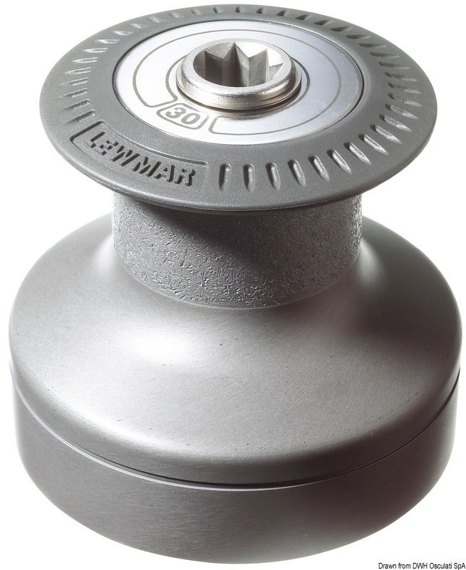 I winch standard Lewmar, punto di riferimento dell’innovazione tecnologica, sono progettati per assicurare prestazioni elevate e una durata senza confronti. Campana in alluminio anodizzato di colore antracite.