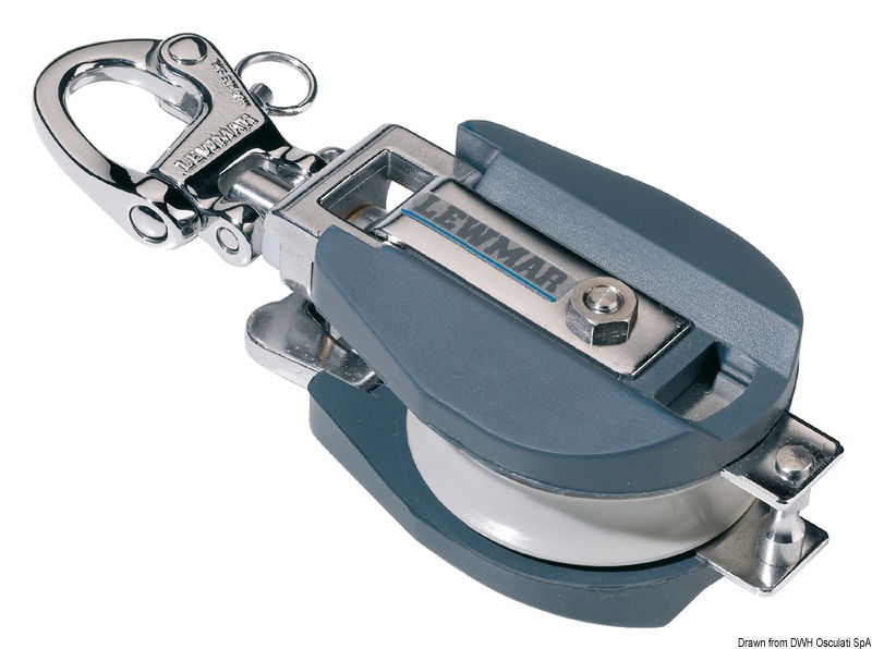 Pastecche apribili dotate di scudi in gomma sintetica morbida per proteggere la coperta e di moschettone a sgancio rapido Synchro. Sono state studiate per l’uso generico con spinnaker e per resistere a condizioni estreme.