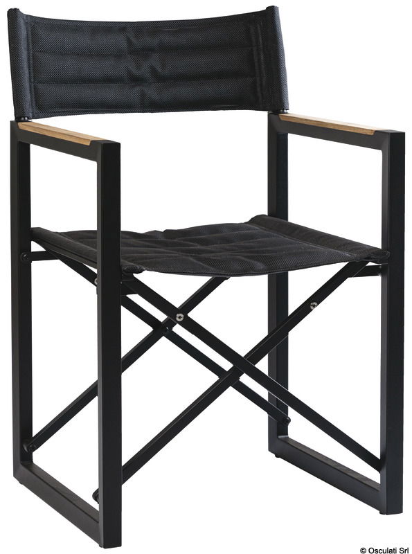 Con finitura di alta classe e in tessuto tecnico Batyline®, è disponibile in puro teak o in alluminio con braccioli in teak.Si piega molto facilmente per essere riposta ovunque a bordo.