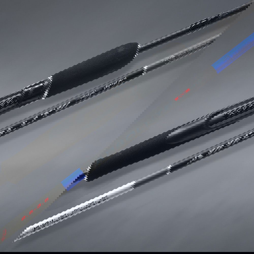 La canna Alcedo Absolute Egi è l'ideale per la pesca di seppie e calamari dalla riva. Realizzata in leggero e maneggevole carbonio ad alto modulo, offre reattività e sensibilità superiori per un'eccellente performance nel lancio e nel recupero di esche artificiali. Gli anelli in pietra SiC con profilo K-antigroviglio assicurano una performance impeccabile, mentre l'impugnatura in eva di alta qualità offre comfort e controllo. Questa canna è perfetta per gli amanti della pesca costiera, sia principianti che esperti, garantendo emozioni indimenticabili sulle rive del mare.