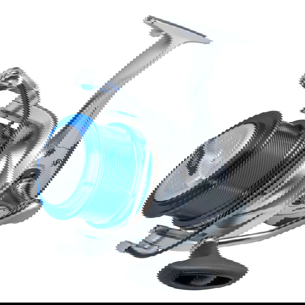 Il mulinello da pesca ALCEDO CARISMA SURF è progettato per il surfcasting, offrendo lanci lunghi e precisi. Realizzato con un corpo in grafite ultraleggera e una bobina in alluminio forgiato a freddo, garantisce prestazioni ottimali. Il freno multidisco in acciaio inossidabile da 10 kg e la bobina aggiuntiva in teflon aumentano la versatilità. La manovella in alluminio con manopola ergonomica e il trattamento anti-corrosione assicurano durata e affidabilità, rendendolo ideale per la pesca in mare.