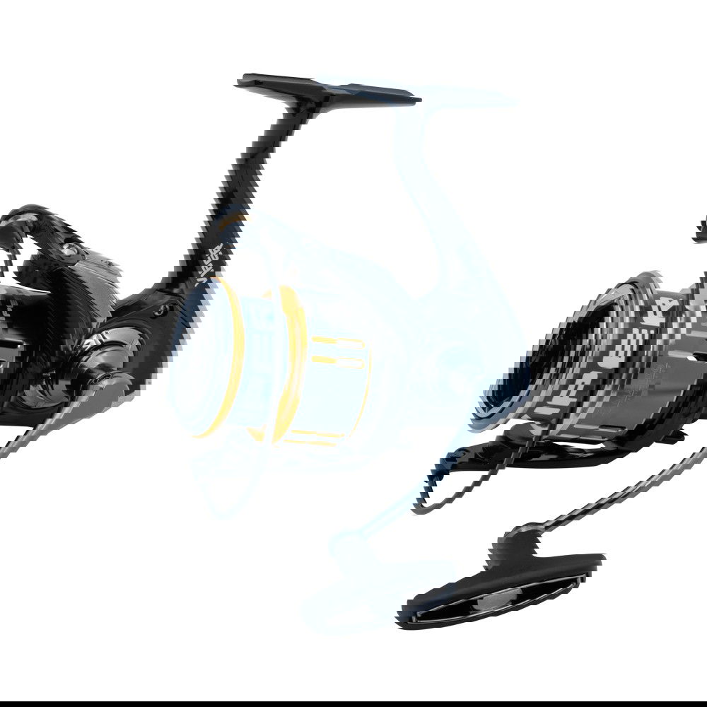 Il mulinello Alcedo Viper è una scelta eccellente per i pescatori di spinning e per chi pratica altre tecniche in acque dolci e salate. Realizzato con una bobina in alluminio anodizzato, è resistente alla corrosione, garantendo longevità anche in ambienti marini. La frizione stagna e i cuscinetti giapponesi schermati offrono un recupero fluido e preciso, mentre il corpo in lega di alluminio assicura leggerezza e robustezza. Il sistema di frenaggio multidisco in carbonio e il meccanismo anti-ritorno infinito migliorano il controllo. La manovella ergonomica antiscivolo offre comfort e stabilità durante lunghe sessioni di pesca.